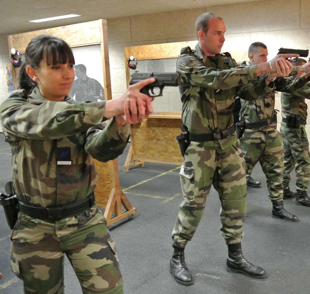 formation de réservistes de la gendarmerie : développez vos compétences pour soutenir la sécurité nationale et participer aux missions de protection civile.