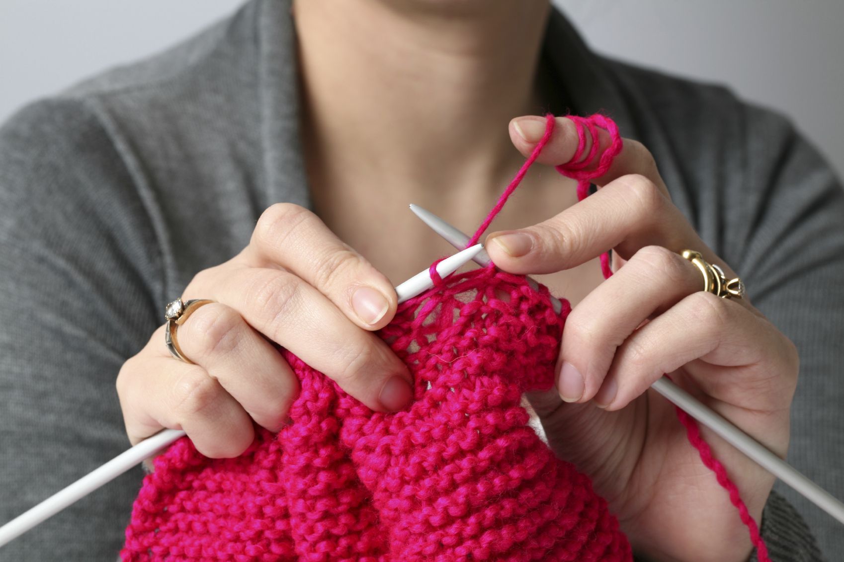 découvrez l'art du tricot : techniques, conseils et modèles pour tous niveaux. inspirez votre créativité avec nos tutoriels faciles à suivre.